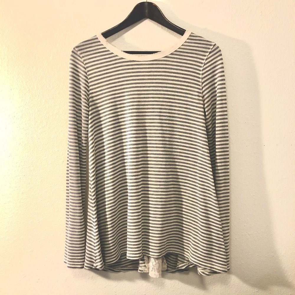 Xhilaration Long Sleeve - Laced